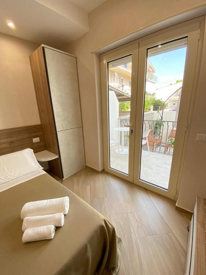 אוליברי Esperia B&B מראה חיצוני תמונה