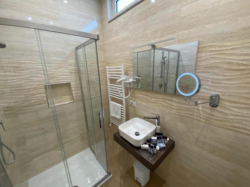 אוליברי Esperia B&B מראה חיצוני תמונה